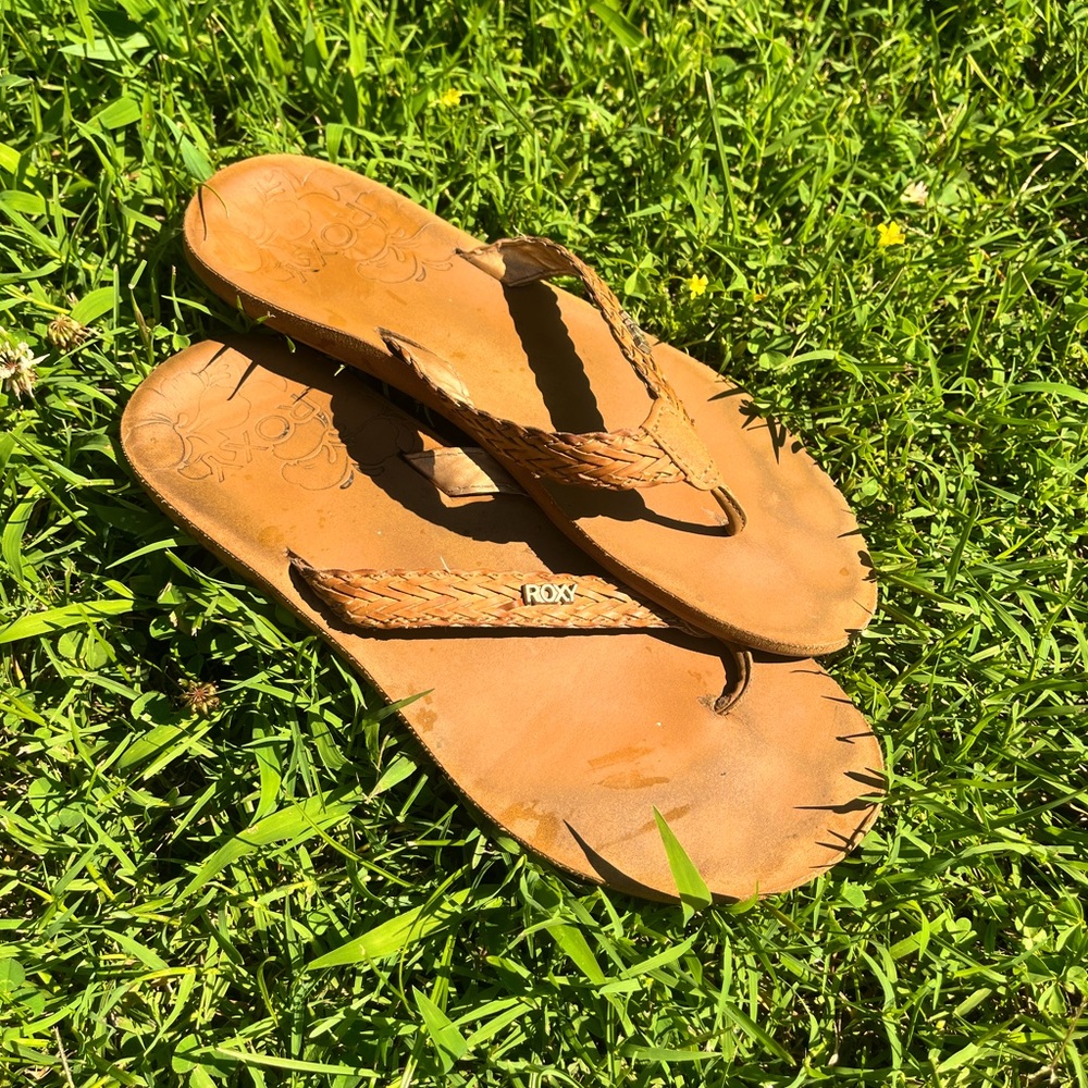Roxy Tan Flip Flops